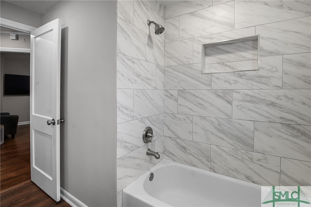 2162MassAve_2ndBath2